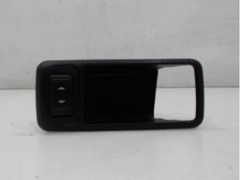 COMMANDE LEVE-GLACE PORTE AVD FORD FOCUS