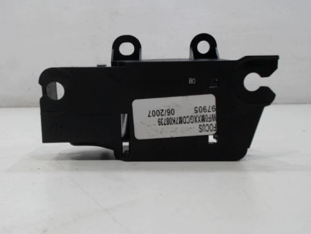 POIGNEE INTERIEURE PORTE ARRIERE GAUCHE FORD FOCUS
