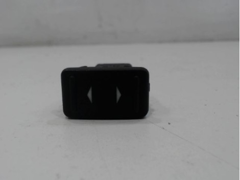 COMMANDE LEVE-GLACE PORTE AVD FORD FOCUS