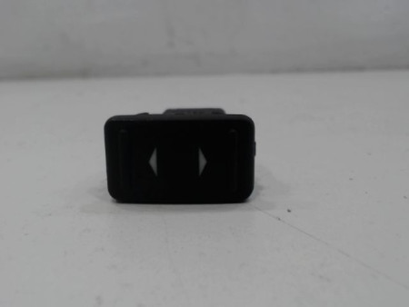 COMMANDE LEVE-GLACE PORTE AVD FORD FOCUS