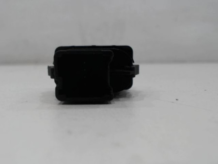 COMMANDE LEVE-GLACE PORTE AVD FORD FOCUS