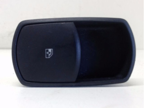 COMMANDE LEVE-GLACE PORTE AVD OPEL CORSA