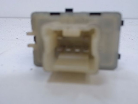 COMMANDE LEVE-GLACE PORTE AVD DACIA LOGAN