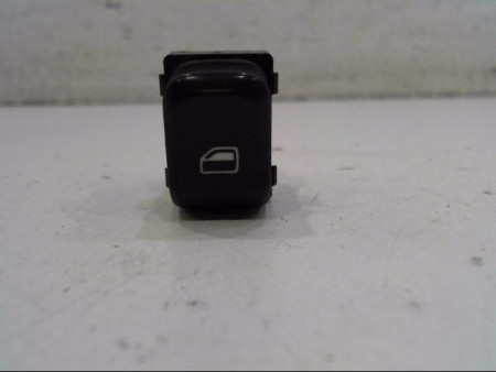 COMMANDE LEVE-GLACE PORTE AVD AUDI A1