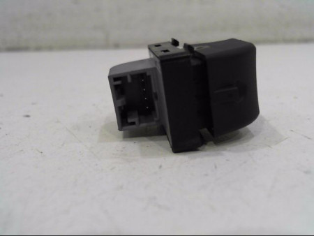 COMMANDE LEVE-GLACE PORTE AVD AUDI A1