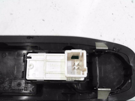 COMMANDE LEVE-GLACE PORTE AVD PEUGEOT 208