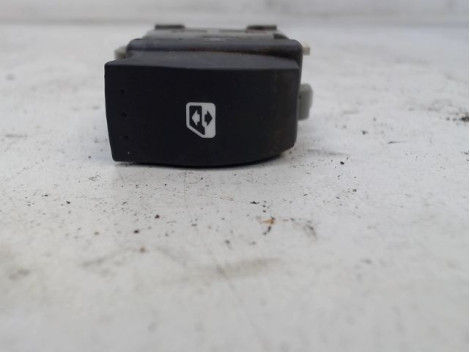 COMMANDE LEVE-GLACE PORTE ARD RENAULT MEGANE