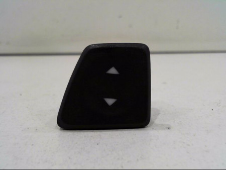 COMMANDE LEVE-GLACE PORTE AVD FIAT 500