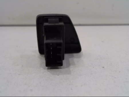 COMMANDE LEVE-GLACE PORTE AVD FIAT 500