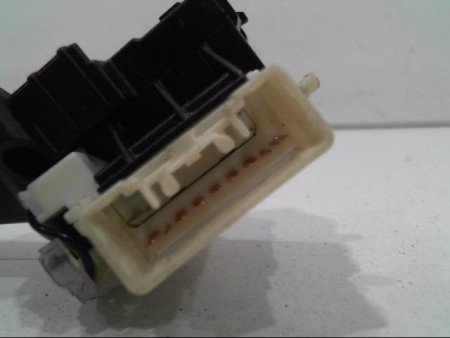 COMMANDE ECLAIRAGE TOYOTA YARIS