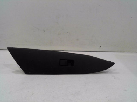 COMMANDE LEVE-GLACE PORTE AVD MAZDA 3