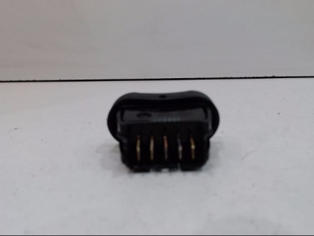 COMMANDE LEVE-GLACE PORTE AVD DACIA SANDERO