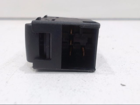 COMMANDE LEVE-GLACE PORTE AVD VOLKSWAGEN GOLF