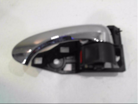 POIGNEE INTERIEURE PORTE AVANT GAUCHE TOYOTA RAV4