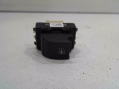 COMMANDE LEVE-GLACE PORTE AVD RENAULT CLIO