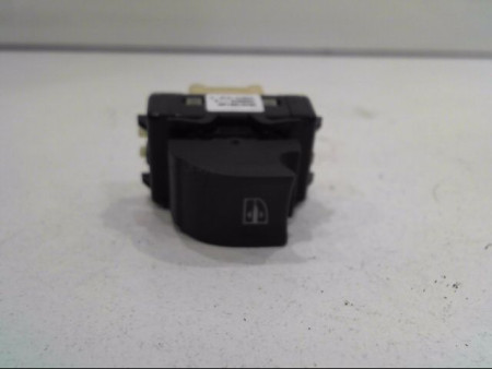 COMMANDE LEVE-GLACE PORTE AVD RENAULT CLIO
