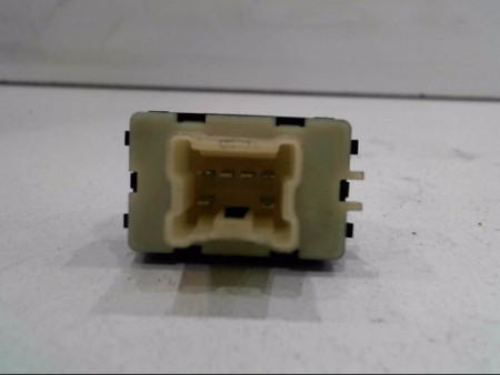 COMMANDE LEVE-GLACE PORTE AVD RENAULT CLIO