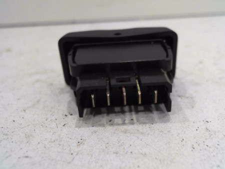 COMMANDE LEVE-GLACE PORTE AVD DACIA LOGAN 4 P 05-08