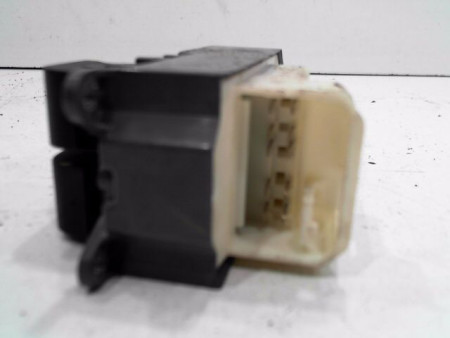 COMMANDE LEVE-GLACE PORTE AVG TOYOTA YARIS