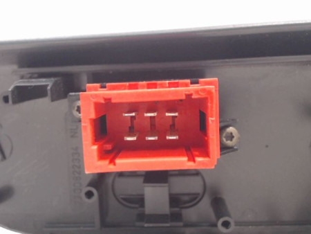 COMMANDE LEVE-GLACE PORTE AVD RENAULT LAGUNA
