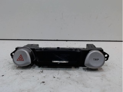 BOUTON DE WARNING HYUNDAI I20