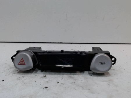 BOUTON DE WARNING HYUNDAI I20