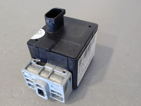 MECANISME+MOTEUR LEVE-GLACE AVANT GAUCHE PEUGEOT 2008
