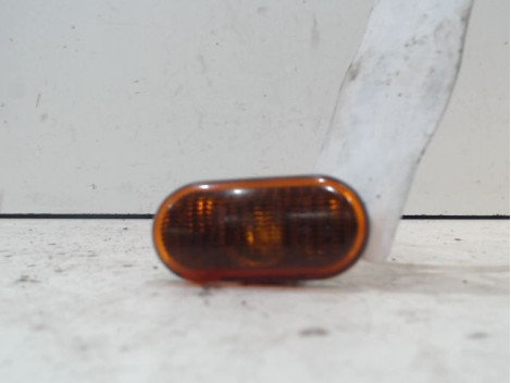 REPETITEUR AILE DROIT RENAULT CLIO