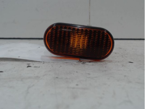 REPETITEUR AILE DROIT RENAULT CLIO