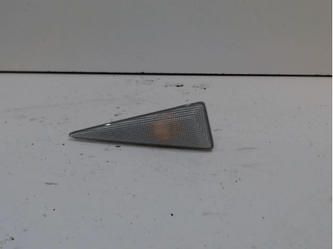 REPETITEUR AILE GAUCHE RENAULT MEGANE