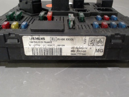 BOITIER GESTION HABITACLE PEUGEOT 206