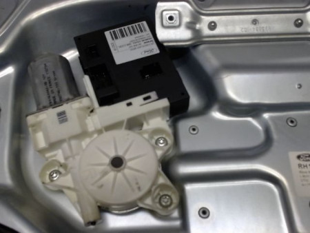 MECANISME+MOTEUR LEVE-GLACE AVANT DROIT FORD FOCUS