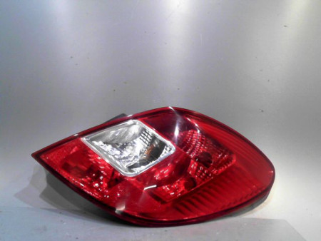 FEU ARRIERE DROIT OPEL CORSA