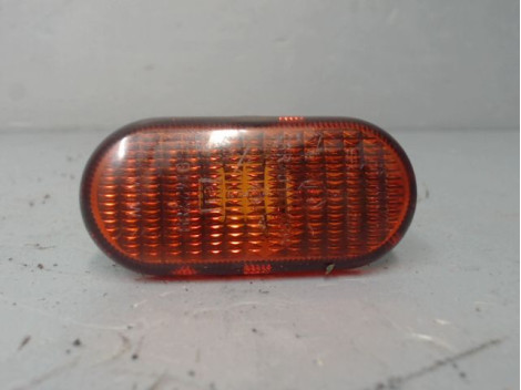 REPETITEUR AILE DROIT RENAULT CLIO